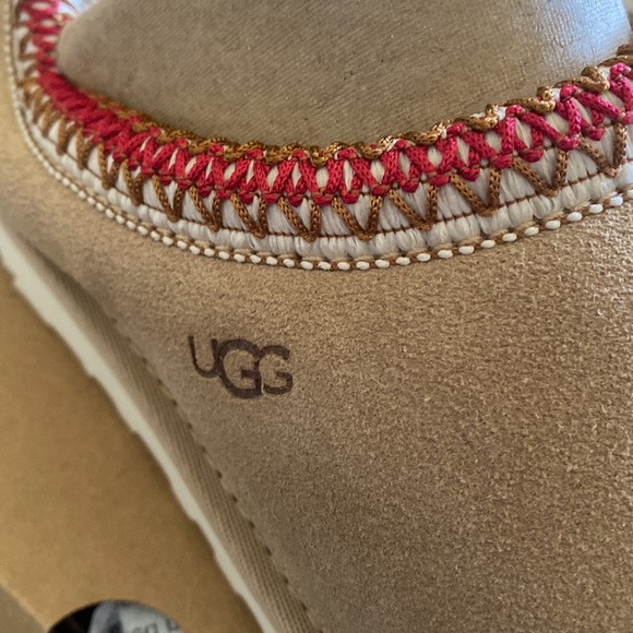 SOLD UGG Tasman sand dark cherry slippers - Picture 3 of 5